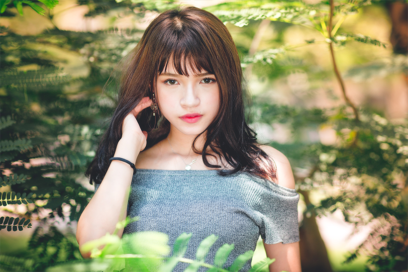 女性
