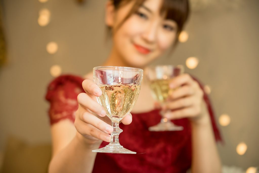 ホステスのアルバイトは楽しくて稼げる!求人情報をチェックしよう