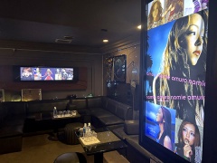 メインクーンの店内1